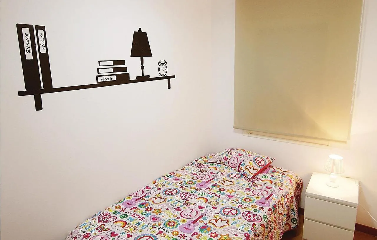 Nice Apartment In Pineda De Mar With Kitchen